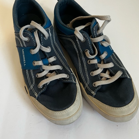 Merrell Shoe - Picture 2 of 4